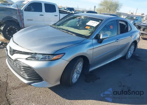2018 Toyota Camry Le из США, поврежденный, VIN 4T1B11HK9JU636049